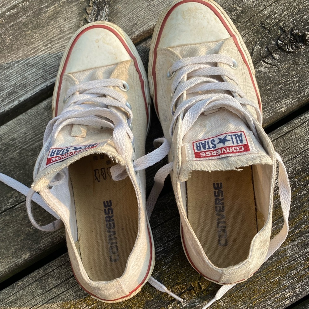 ❤️ WHITE LOW RISE CONVERSE - Picture 3 of 5